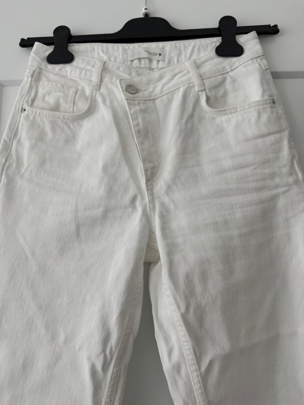 Zara White Wide-Leg Jeans - Clean Minimal Look